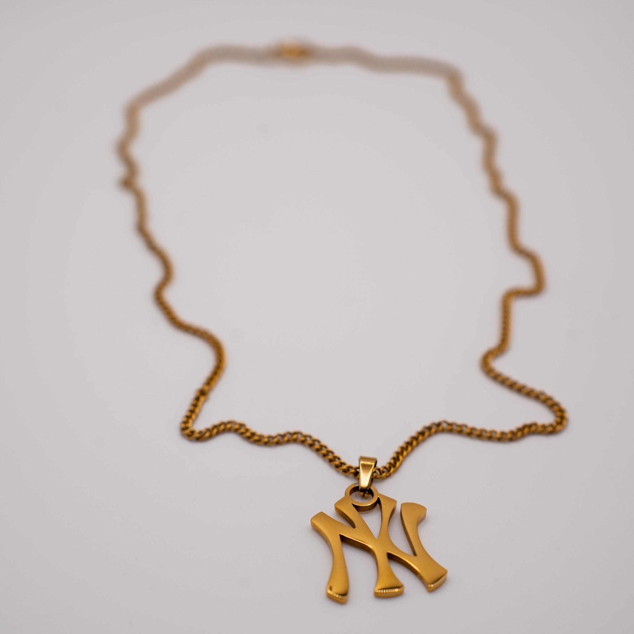 GOLD NY INSPIRED NECKLACE